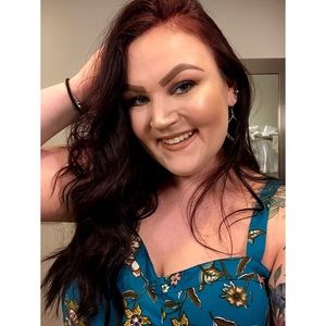 Meet your Posher, Caitlin